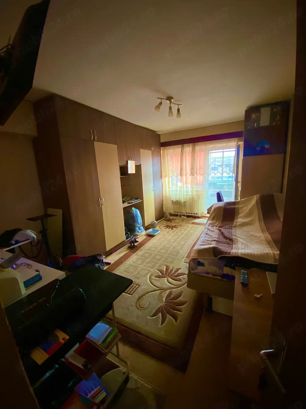 Persoana fizică vând apartament