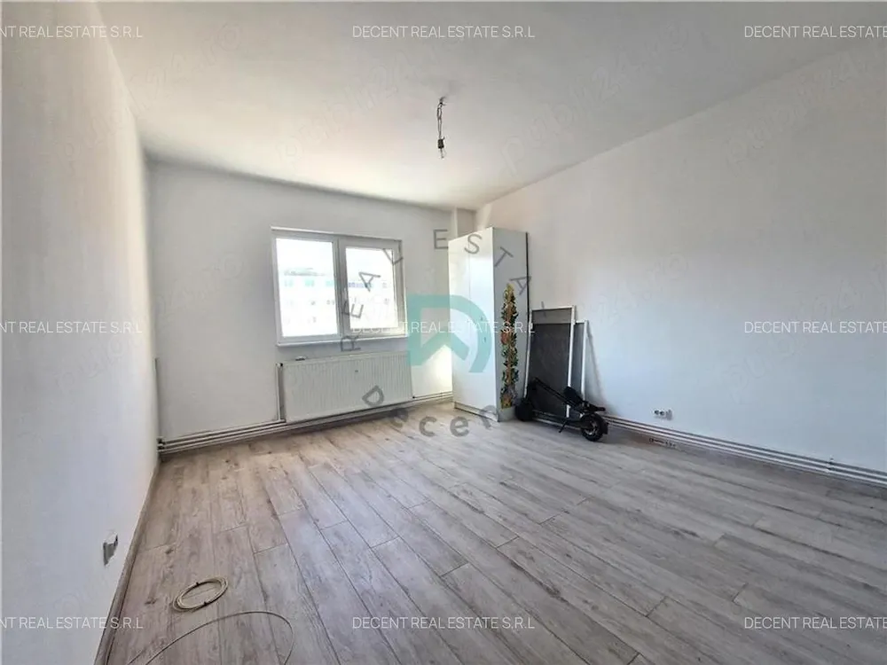 Garsoniera renovata,et 2 din 4, libera la vanzare, ct, izolata, orientare sud, se accepta si credit