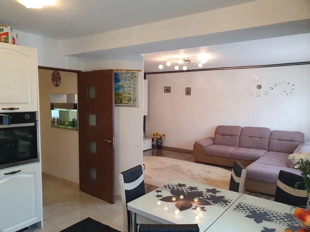 Proprietar,vând apartament decomandat,4 camere, 100 mp, etaj 1 din 4 , în Brașov, cartier Noua .