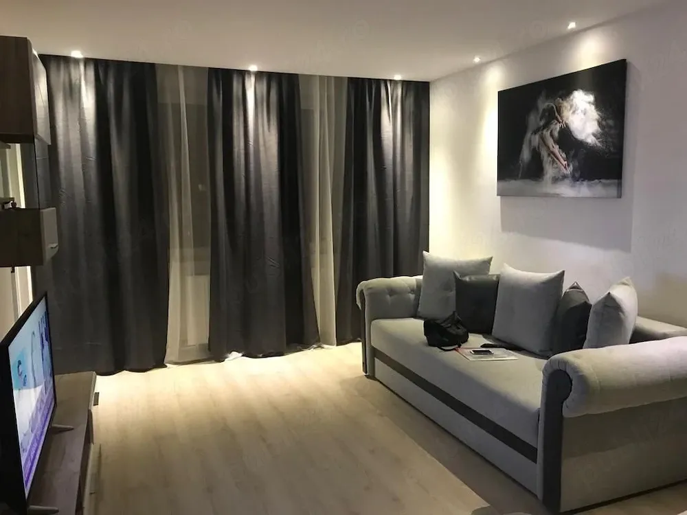 PROPRIETAR inchiriez ap 2cam decomandat Calea Bucuresti nr 64 et 8 10 - imagine 1