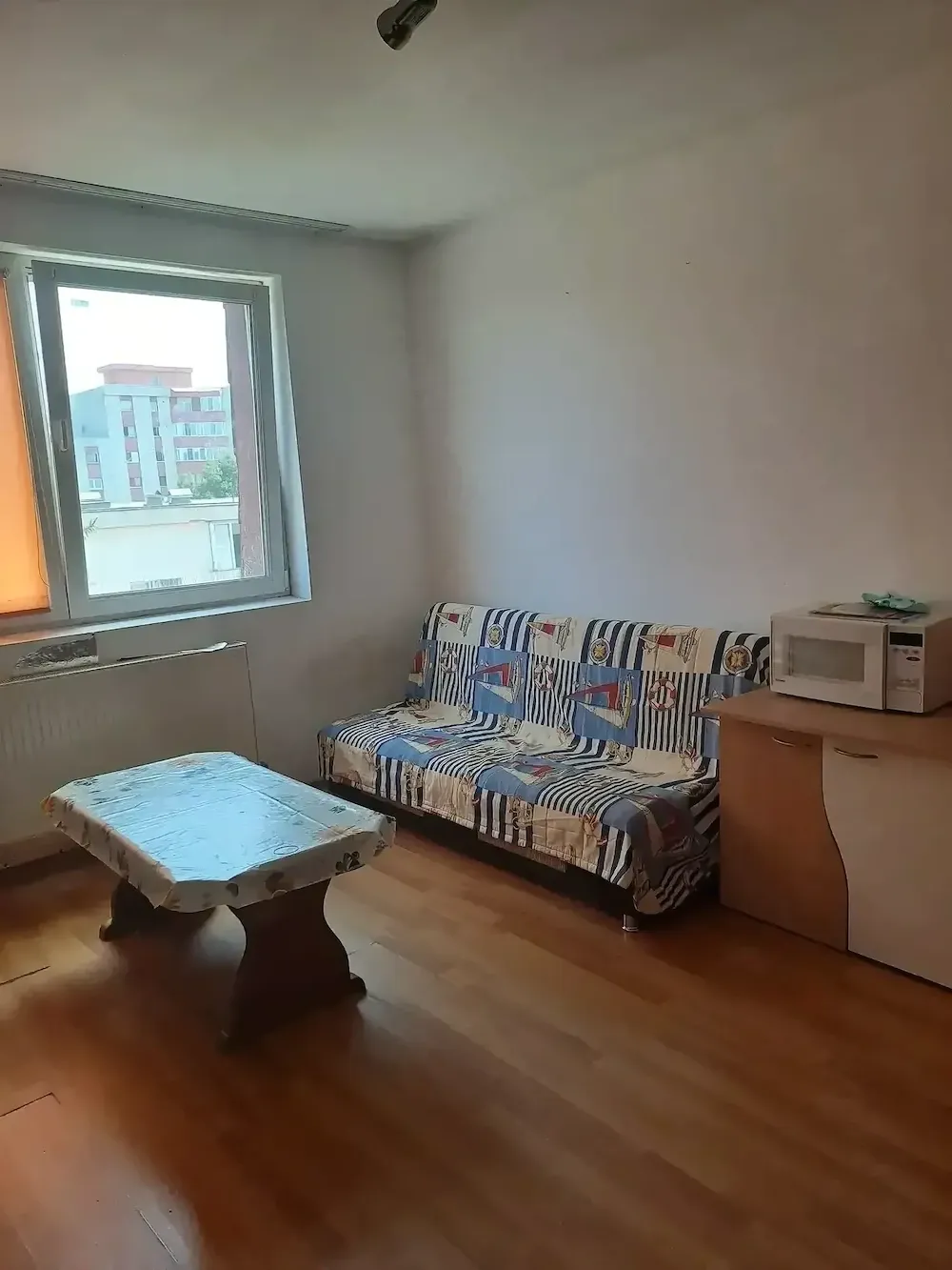 Închiriere  apartament  3 camere. - imagine 1