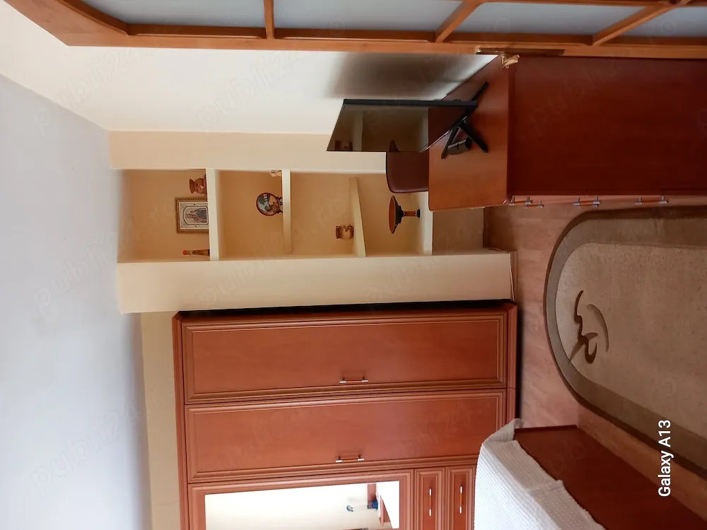 Inchiriere apartament 3 camere lângă CEC - imagine 1