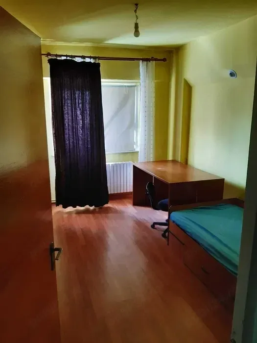 Caut colegi de apartament, bloc linistit + schita apartament(e ultima poza) - imagine 1