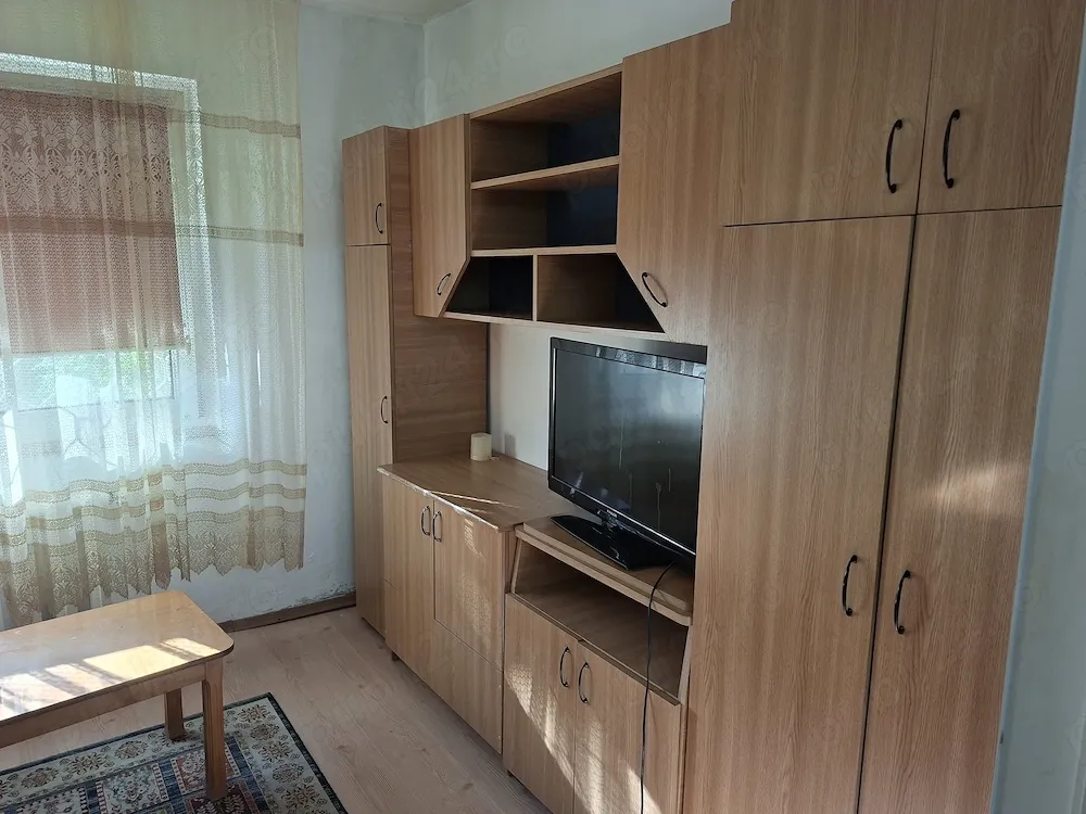 Inchiriez garspniera zona cet constanta ,etaj parter, 1200 luna, tel