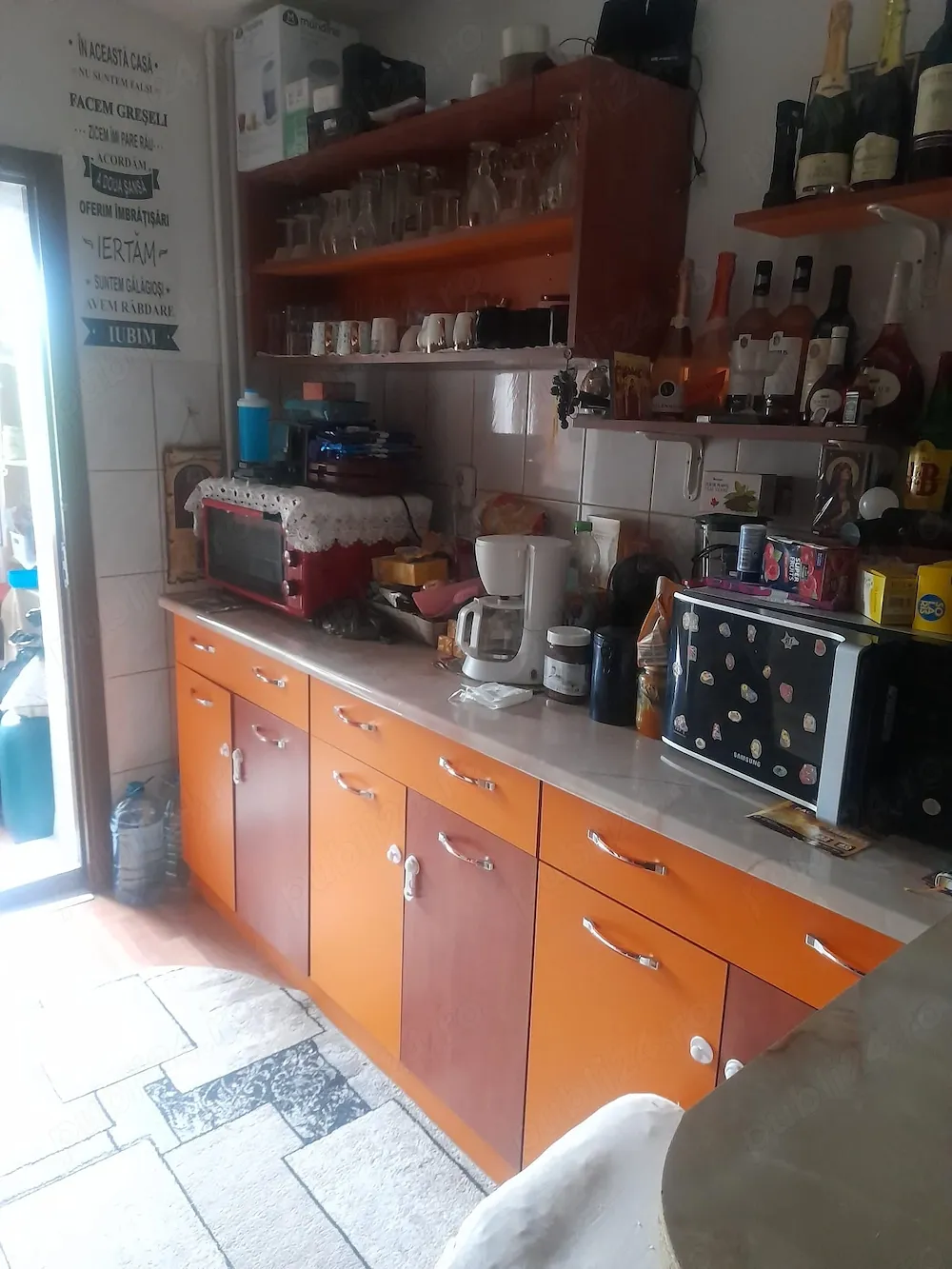 Vând apartament decomandat