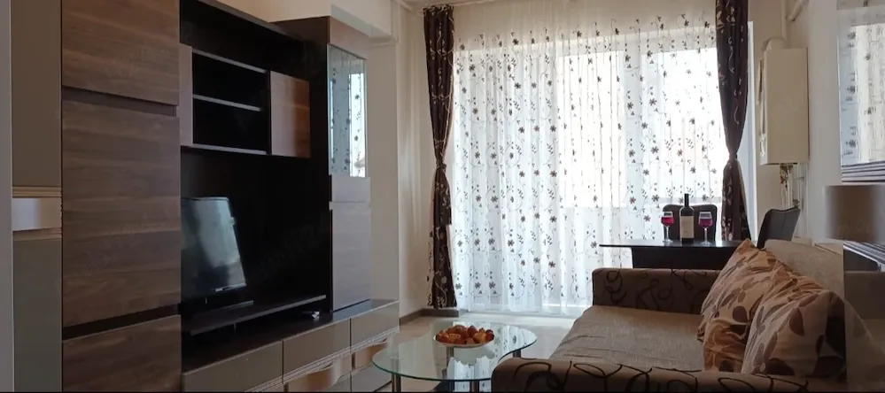 Închiriez apartament 2 camere   ultracentral, Roman Ciorogariu, lângă pietonală,bloc nou - imagine 1