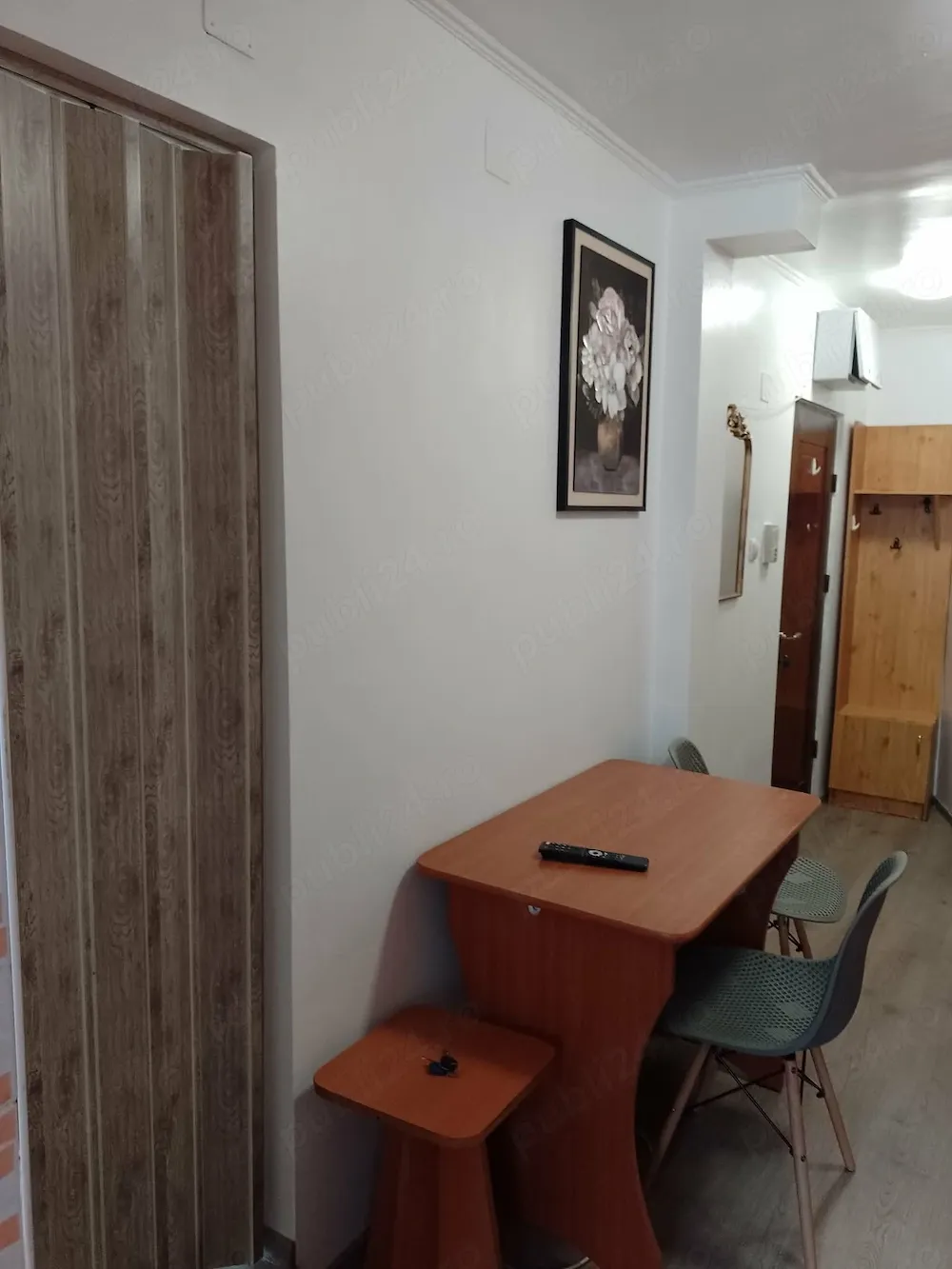 Inchiriez apartament 2 camere str Sovata la parter