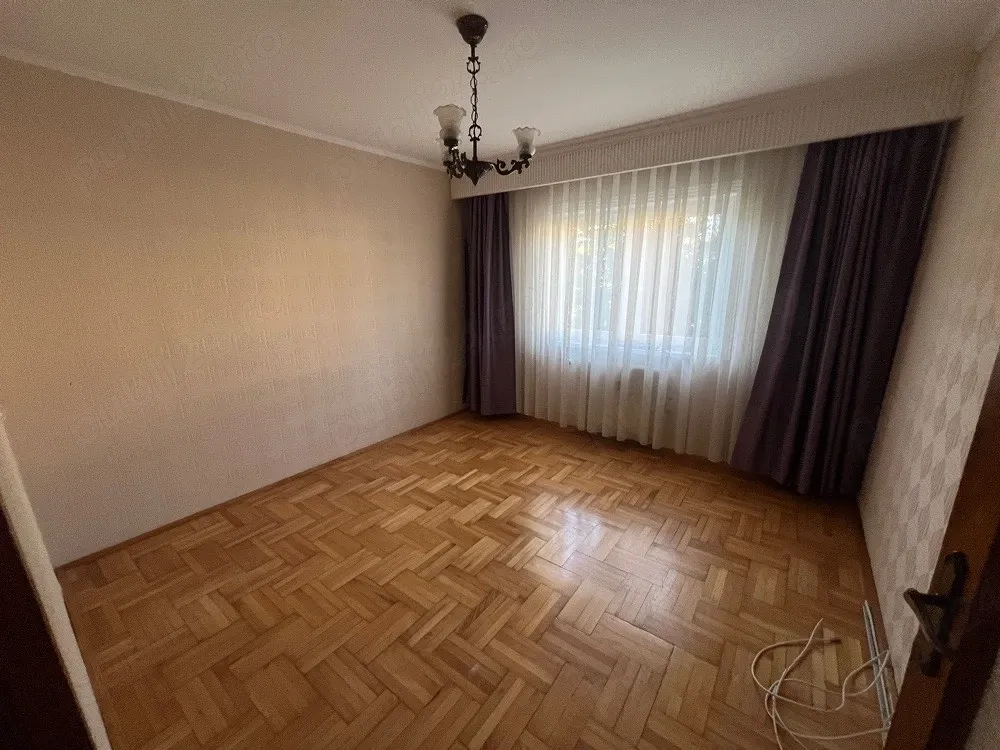 apartament 3 camere de vanzare
