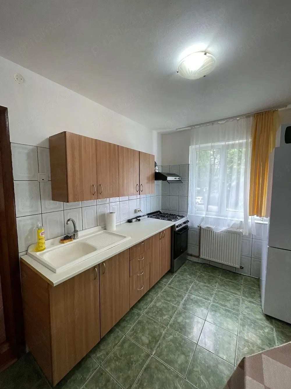 Închiriez apartament - imagine 1
