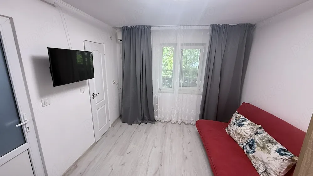 Vand Schimb Garsoniera recent renovata si mobilata - imagine 1