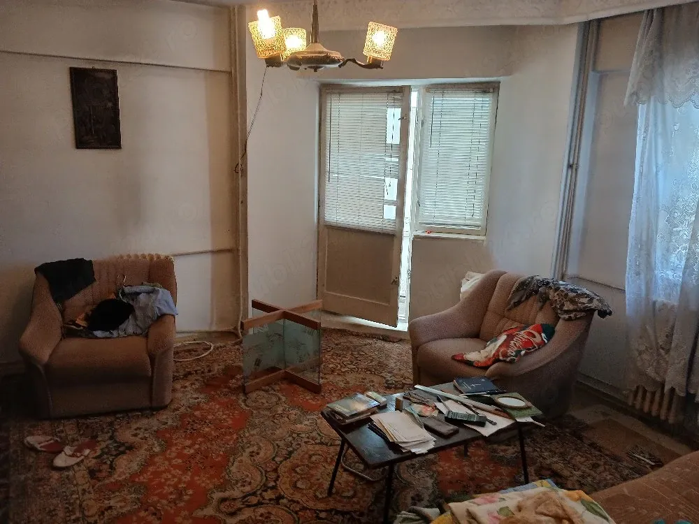 vanzare apartament - imagine 1