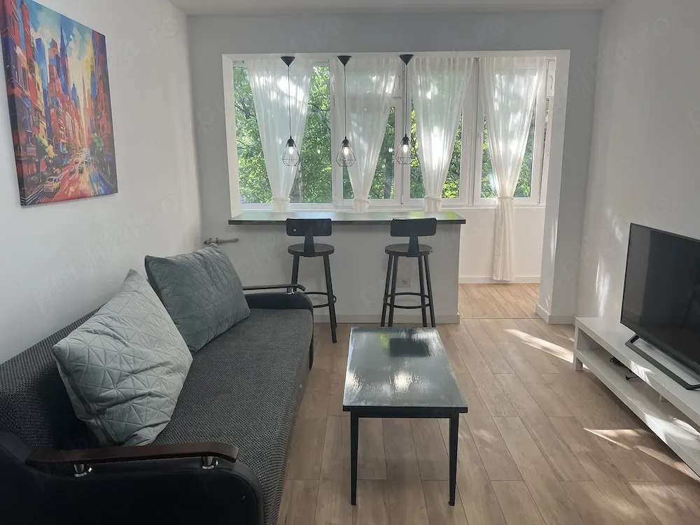 Apartament decomandat Pajura 2 camere renovat metrou Jiului
