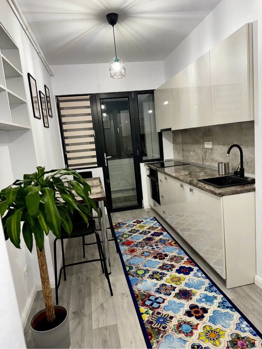 Proprietar inchiriez apartament 2 camere cu 2 bai sector 1