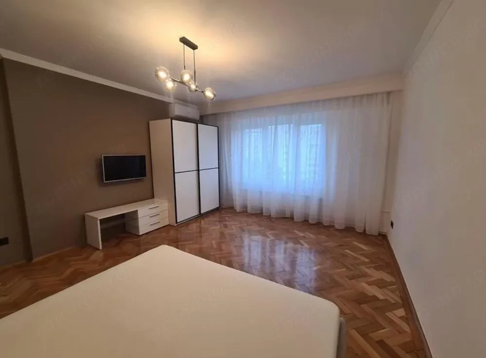 Direct proprietar Studio prima închiriere   zona Decebal 3 min metrou