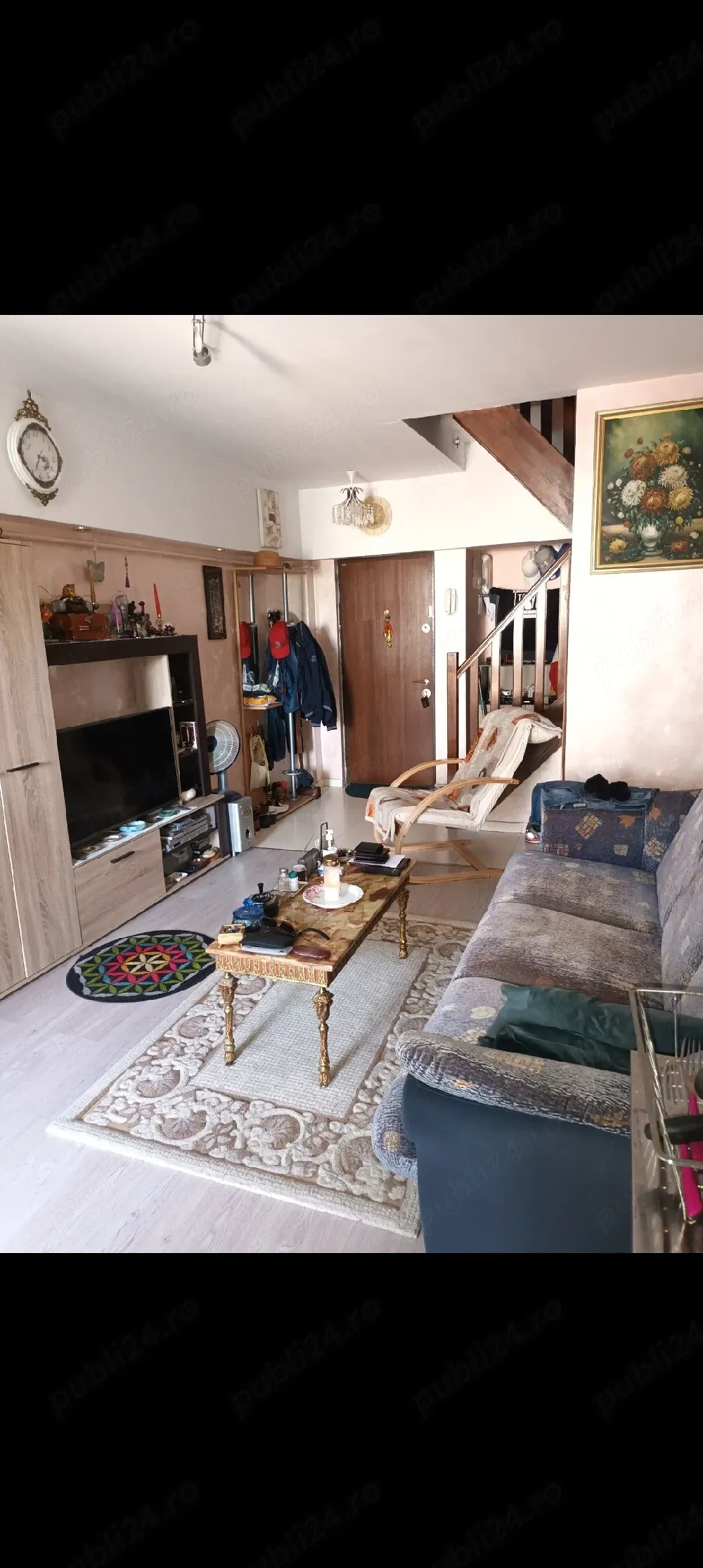 Ofer spre inchiriere o Cameră.