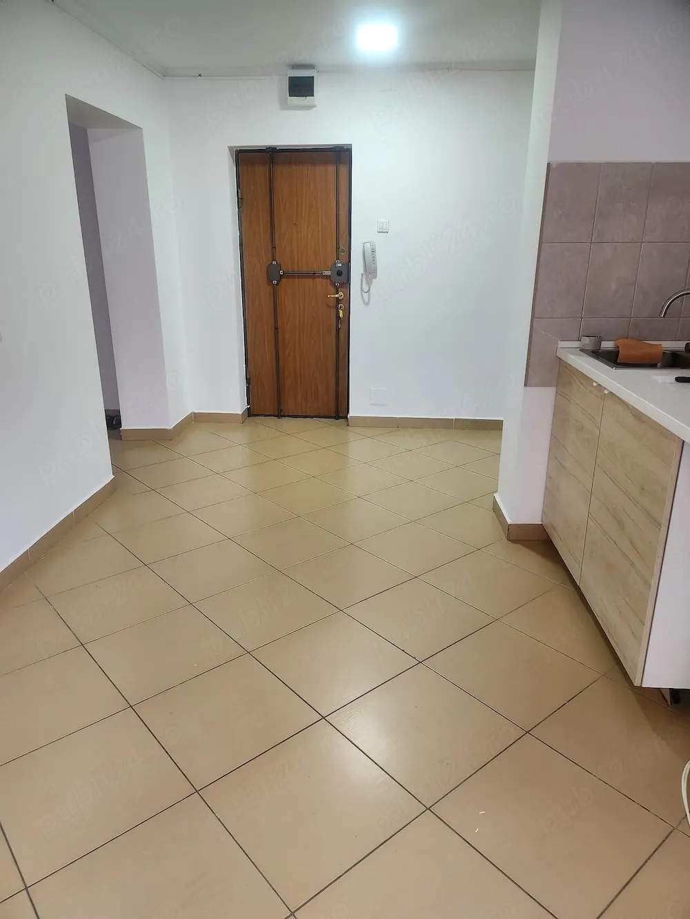 Apartament cu 2 camere ,fac Hyperion . Proprietar.