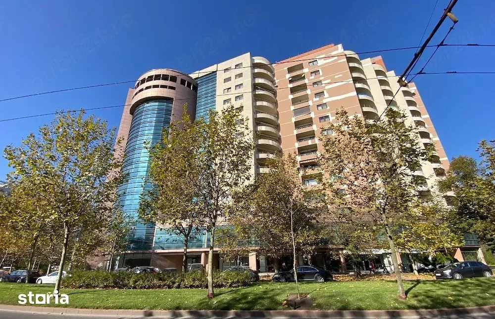 Apartament 4 camere cu balcon si terasă