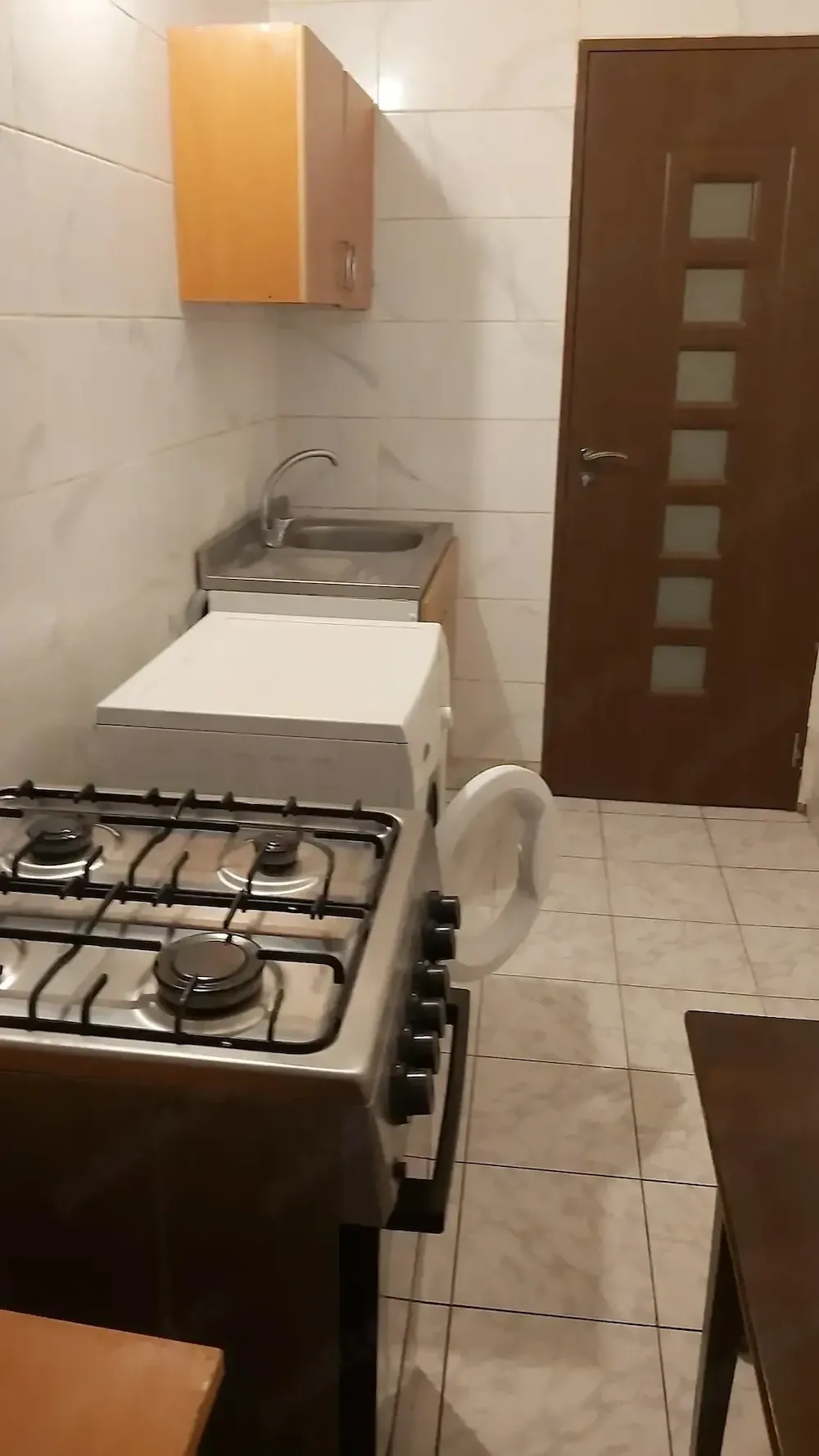 Închiriez garsoniera sector 4