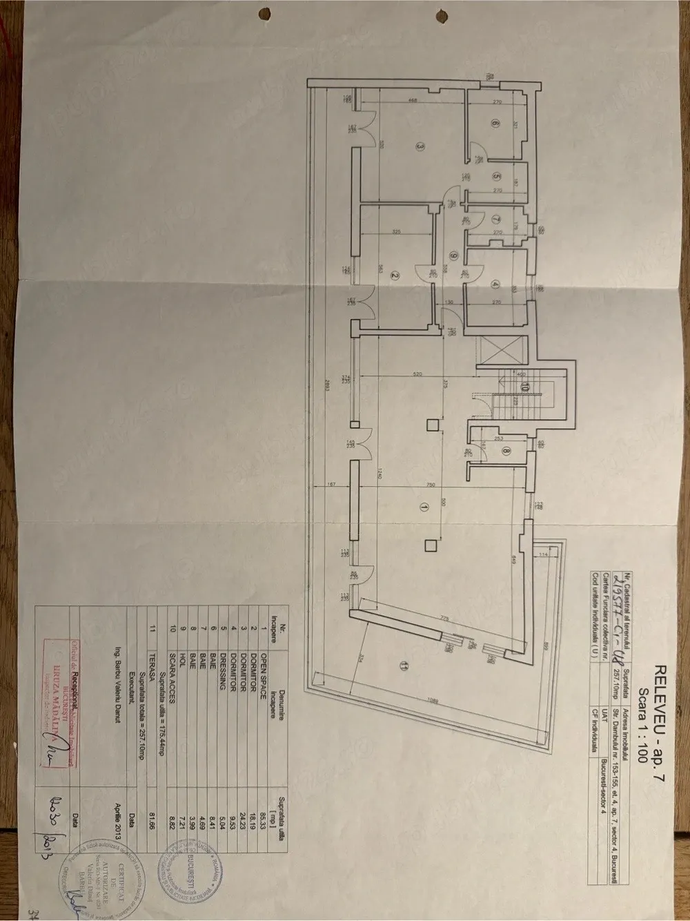 apartament 4 camere str Dambului 153-155, la 100 m de intrarea in parc ,150 metrou brancoveanu