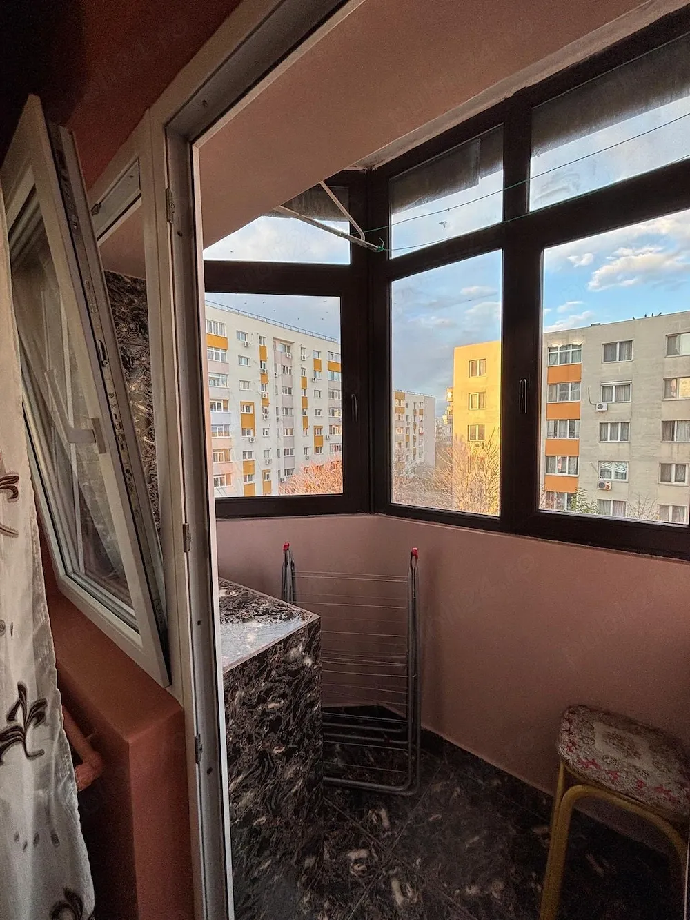 Garsonieră renovată, mobilată complet   Rahova, zona Petre Ispirescu