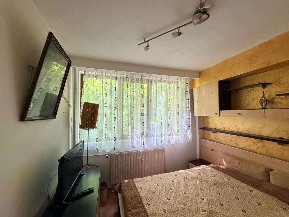 inchiriez apartament 3 camere