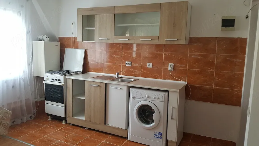 închiriez apartament cu doua camere ( mansardă) - imagine 1