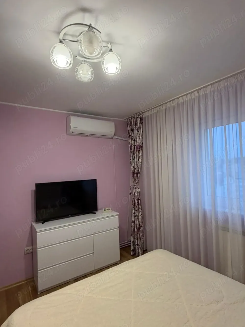 Apartament 3 camere de închiriat