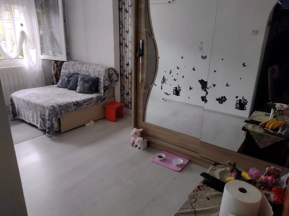 vând apartament cu doua camere micro 40 parter - imagine 1