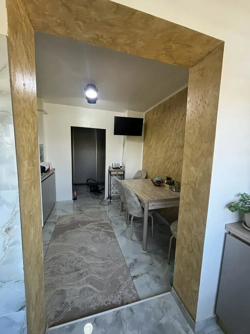 De vanzare apartament cu 2 camere complet mobilat - imagine 1