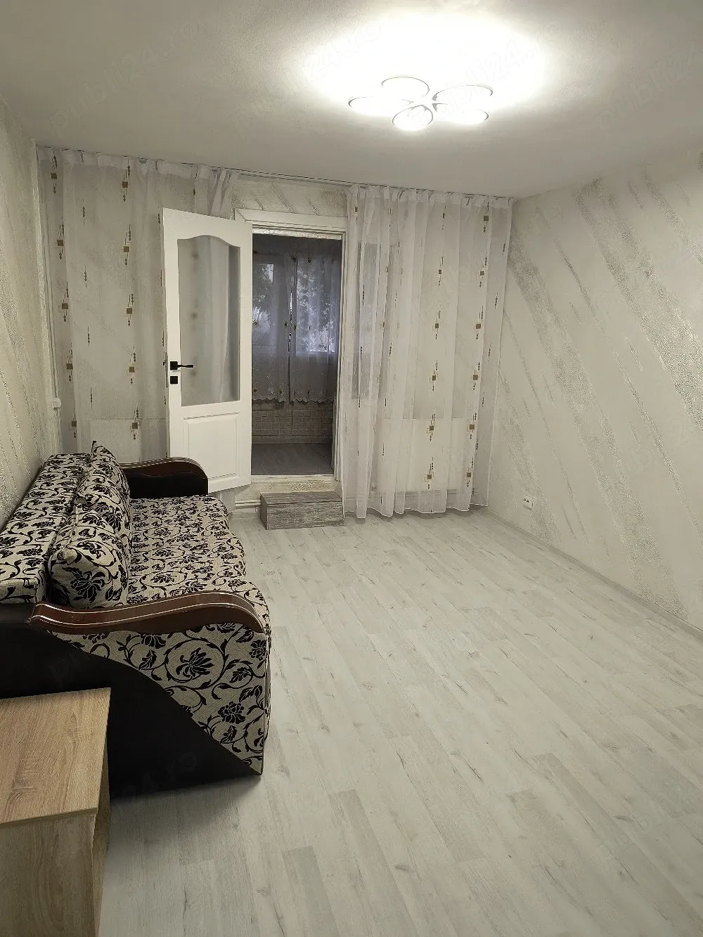 inchiriez apartament 2 camere - imagine 1