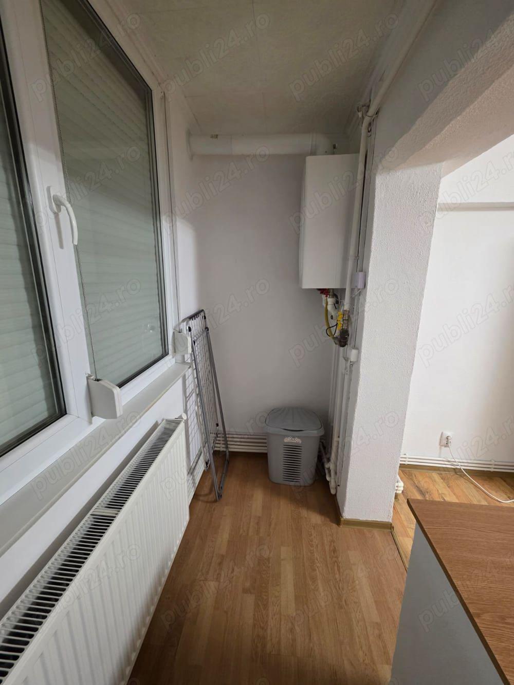 Închiriez apartament - imagine 1