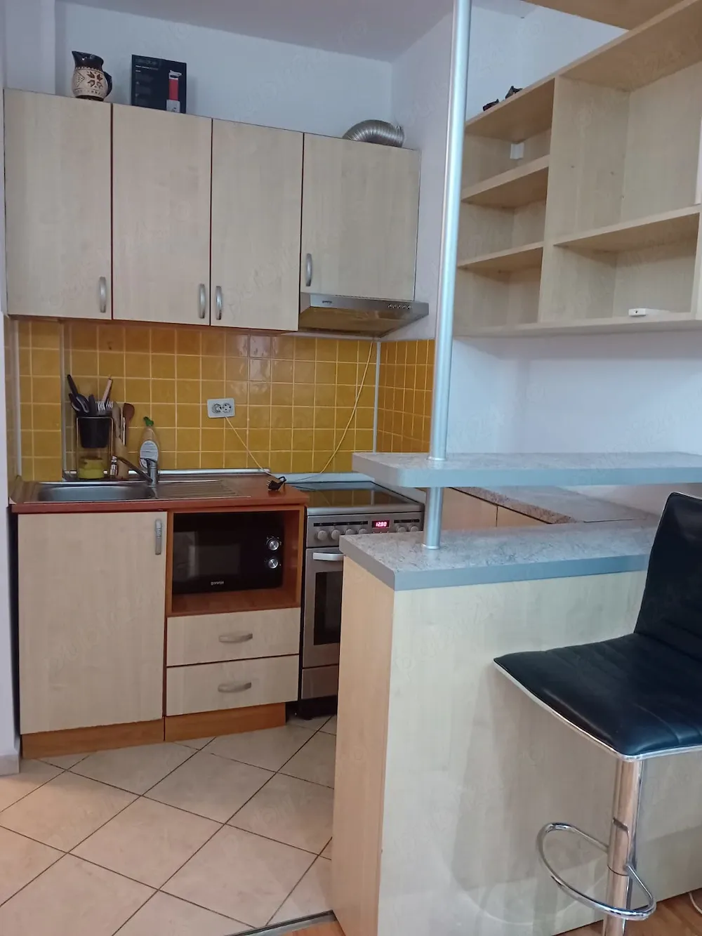Apartament de inchiriat în zona Uta strada Bucegi, Nedecomandat, mobilat, cu clima, plita electrica.