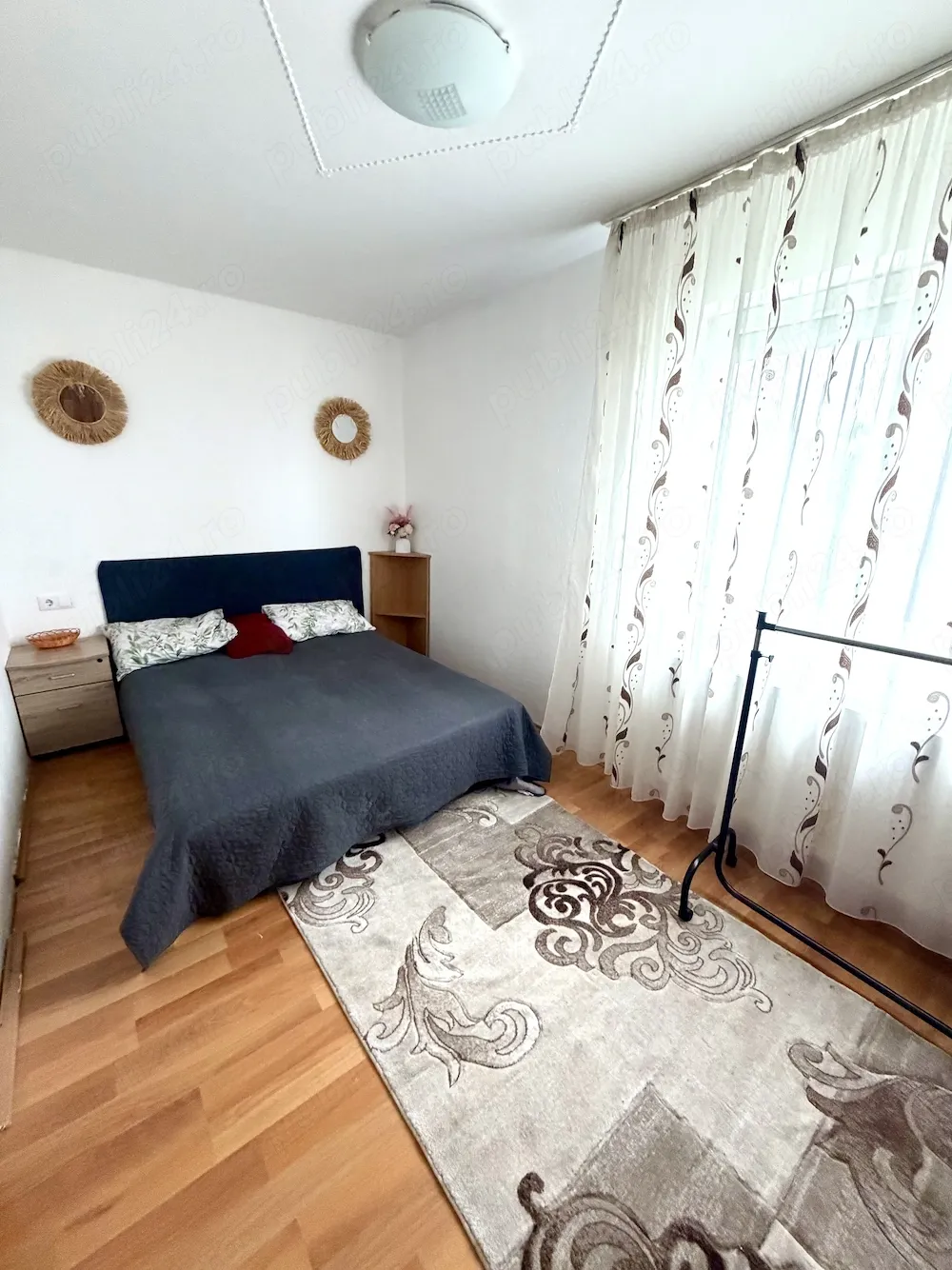Apartament cu 2 camere și balcon închis zona Vlaicu