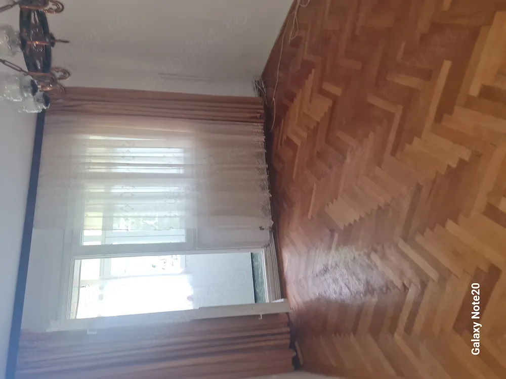 Vând apartament 2 camere semidecomandate
