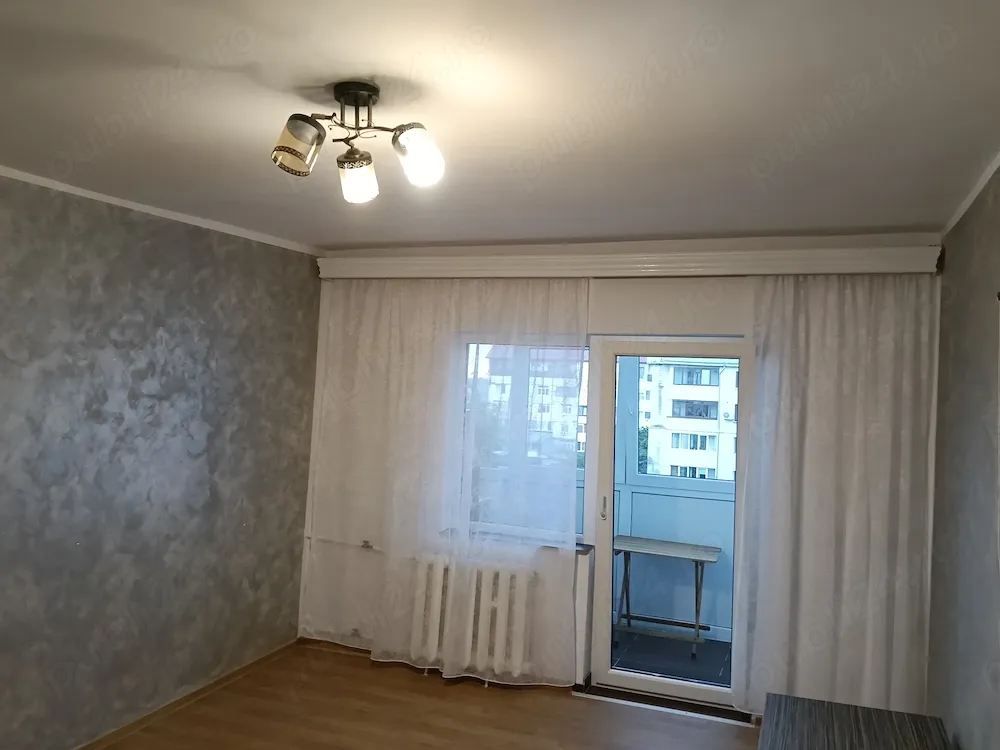 Închiriez apartament