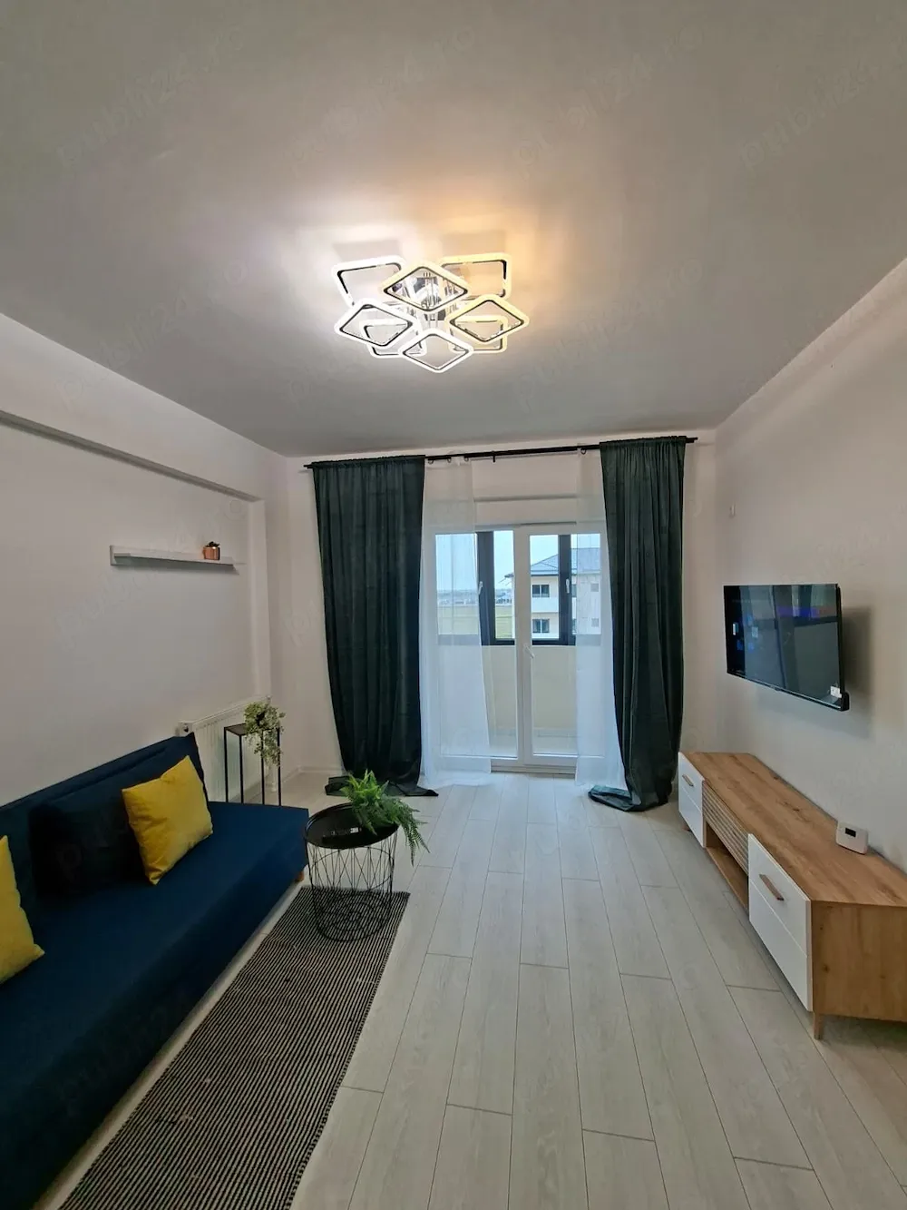 Garsoniera Noua, 35 mp, balcon