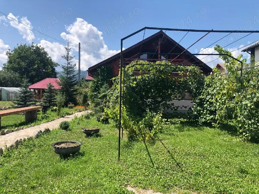 Casa 215mp cu 2000mp teren si teren separat 3000mp Vadurele Neamt - imagine 1
