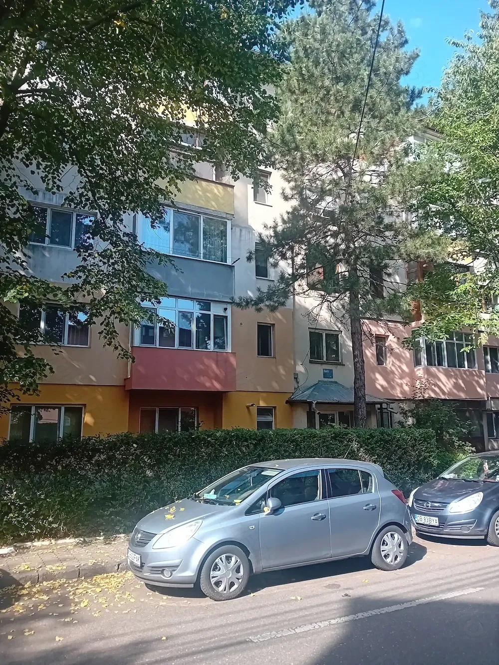 Inchiriez apartament 2 camere , confort 1, Targoviste - imagine 1