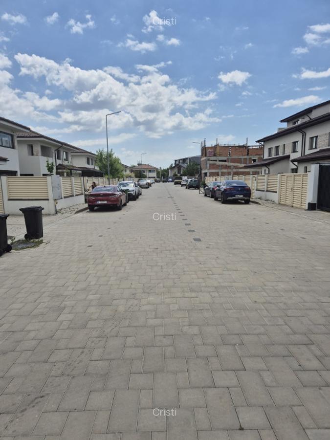 Casa In Duplex , Otopeni , Odaile , 1 Mai , cartier privat - imagine 1