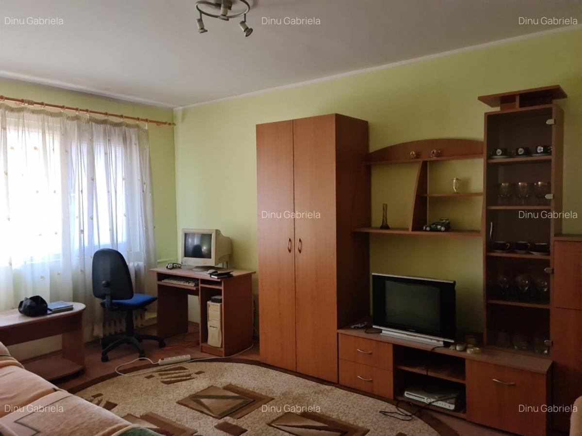 Vând apartament două camere - imagine 1
