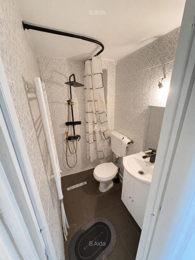 Vand apartament renovat 2 camere - imagine 1