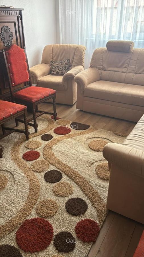 Apartament 3 camere de inchiriat, zona centrala, 250 Euro  negociabil - imagine 1