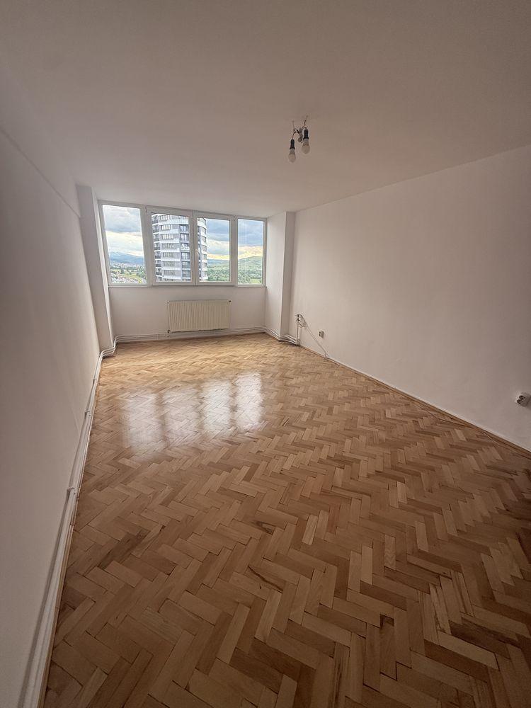 Vând apartament cu 3 camere în cartierul Mănăștur