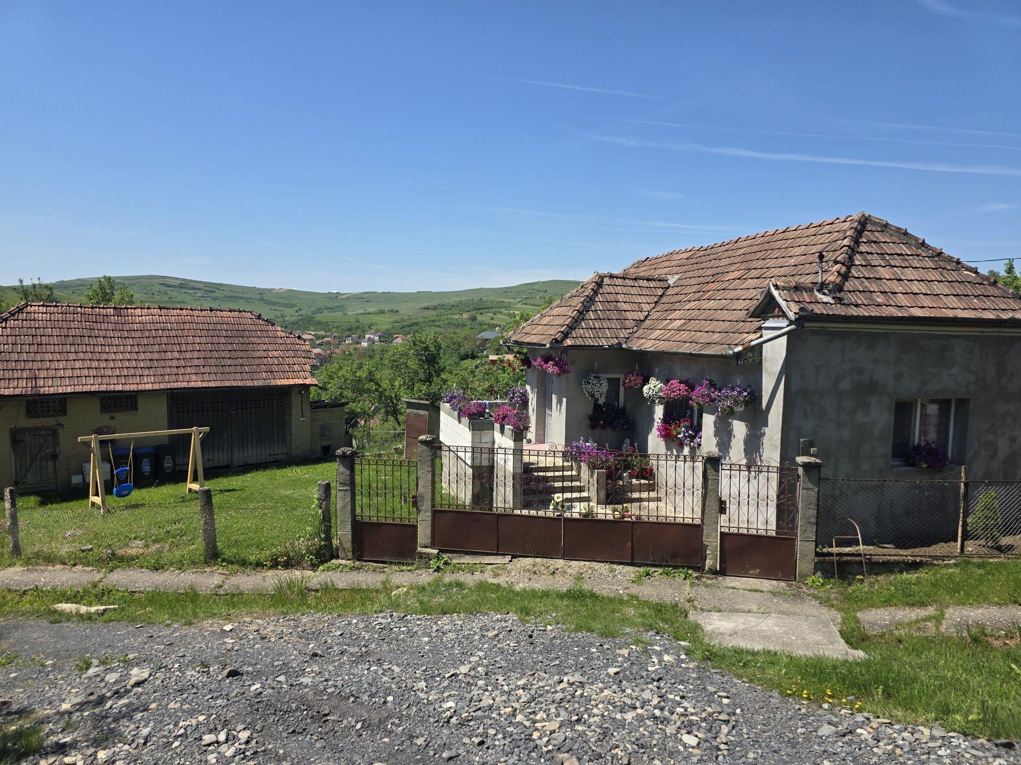 Vind casa in comuna sic jud cluj. Teren 600 mp acte la zi mai multe detali la nr de tel 0771108976