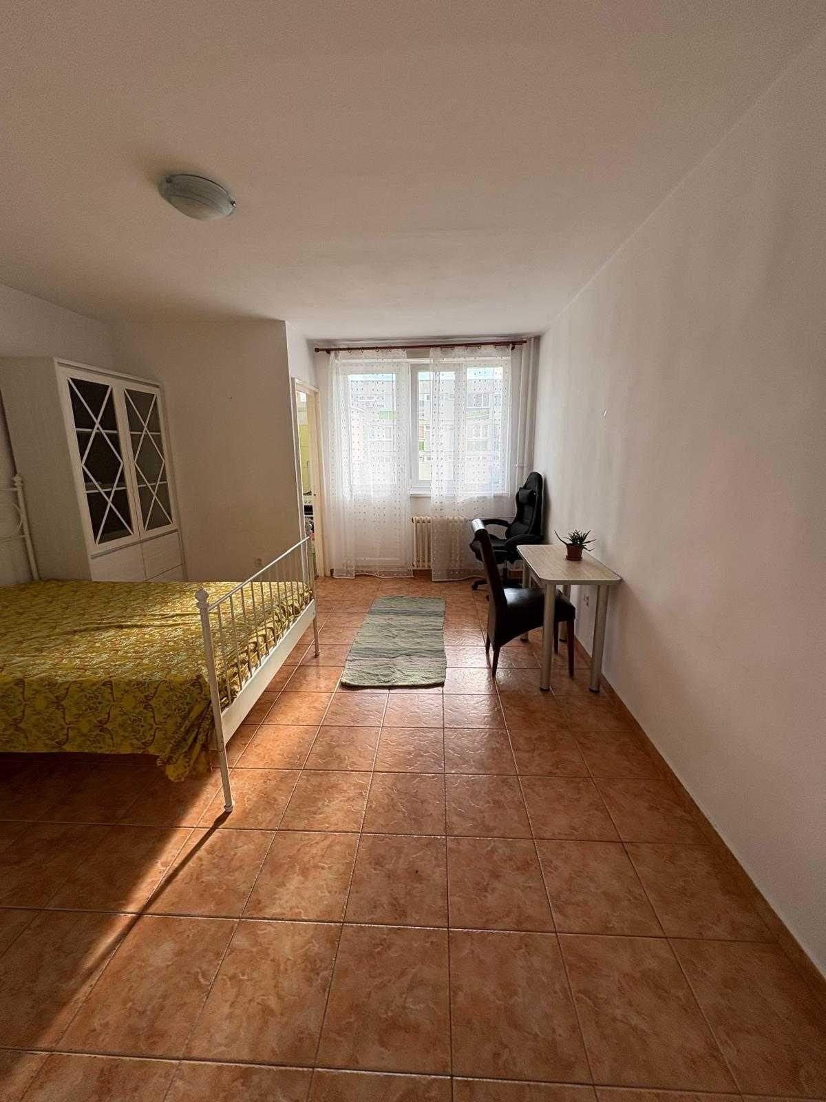 Inchiriez garsoniera Manastur str. Bucegi