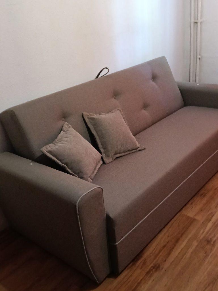 Închiriez apartament
