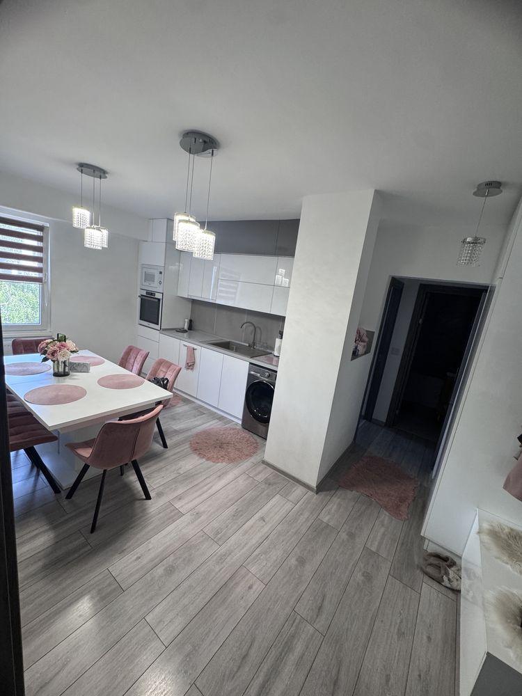 Vand apartament 2 camere renovat
