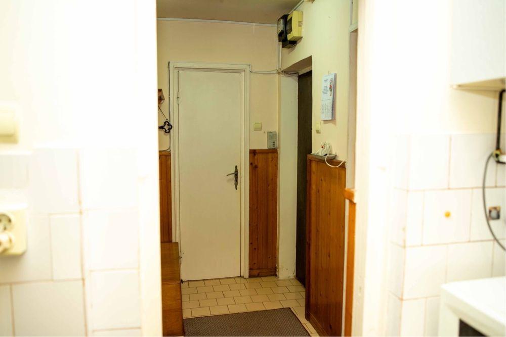 Schimb apartament 3 camere cart. Budai cu garsonierǎ zona Tudor +difer - imagine 1