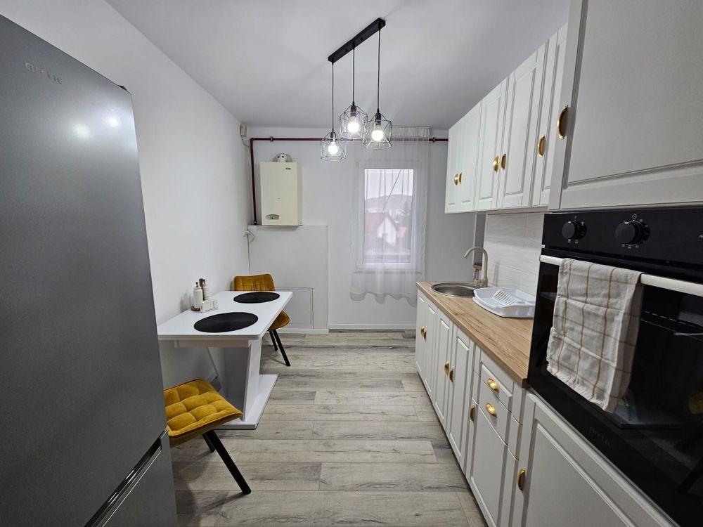 Apartament de inchiriat-3 camere