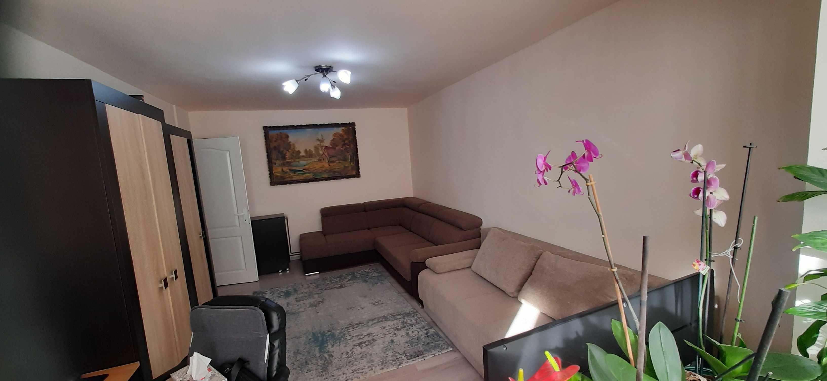 Vand apartament cu 2 camere in Racadau